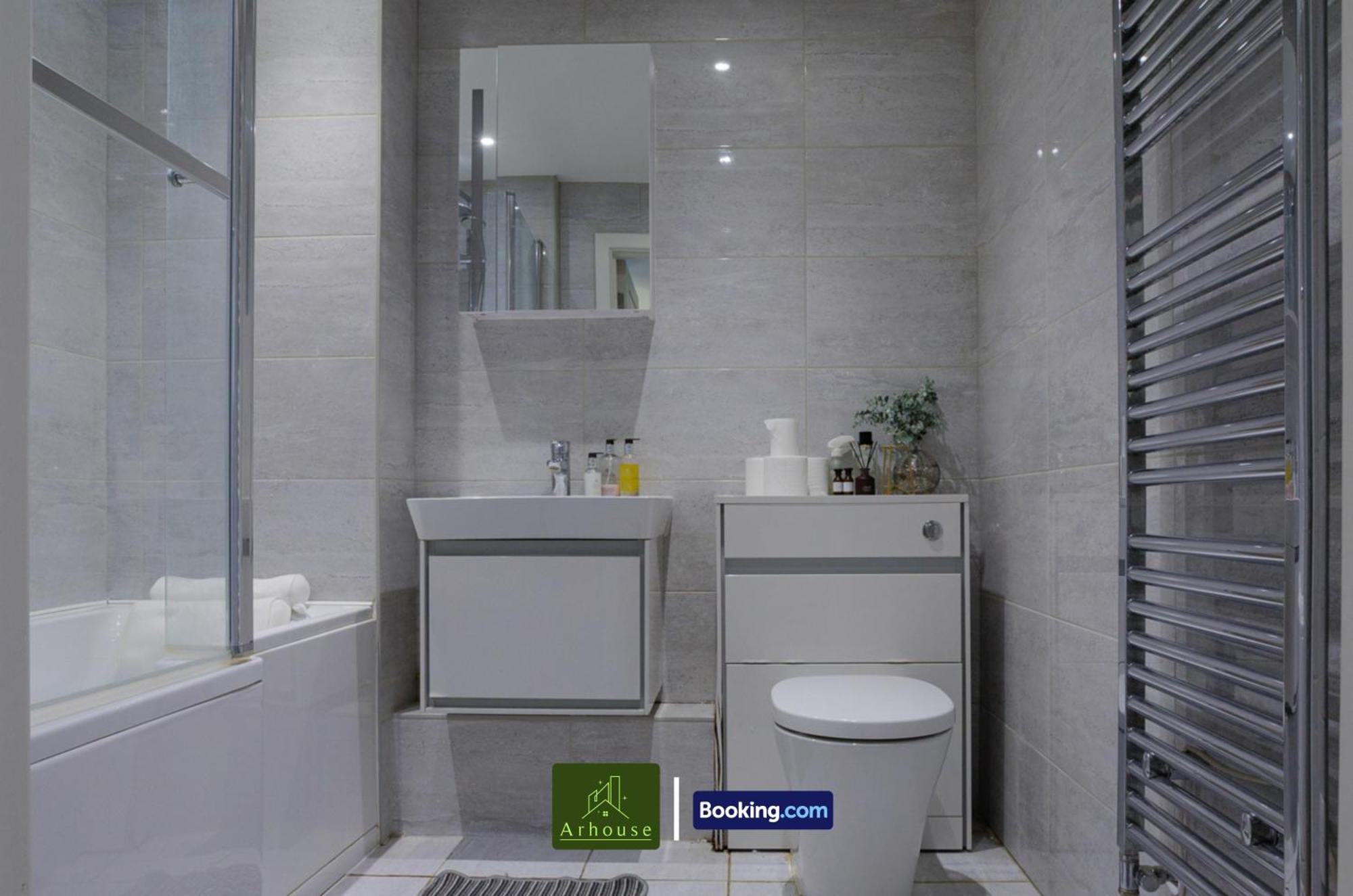 One Bedroom Apartment By Arhouse Apartments Short Lets & Serviced Accommodation Kingston With Free Wifi Kingston upon Thames  Eksteriør bilde